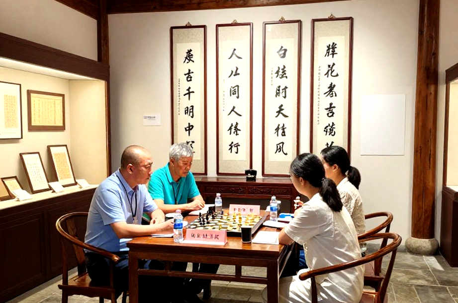 प्राग 2026 की 27 मिनिएचर: ChessBase Magazine #225 और शतरंज की चुपचाप चलने वाली ट्रेनिंग-अर्थव्यवस्था